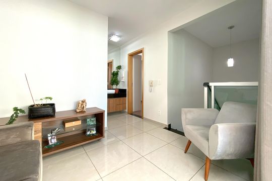 Sala de Estar de apartamento à venda com 5 quartos, 250m² em Nova Suíça, Belo Horizonte