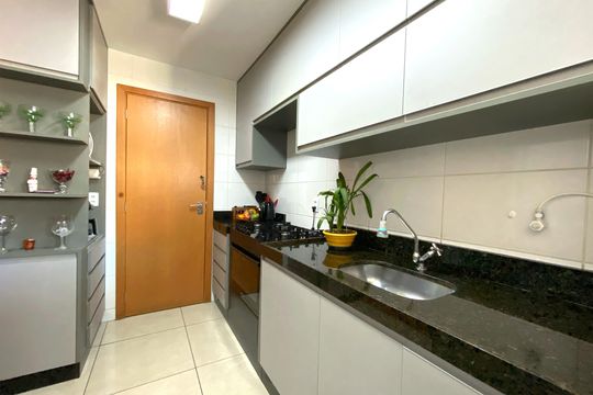 Cozinha de apartamento à venda com 5 quartos, 250m² em Nova Suíça, Belo Horizonte