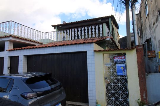 Fachada da casa de casa para alugar com 2 quartos, 75m² em Rocha Miranda, Rio de Janeiro