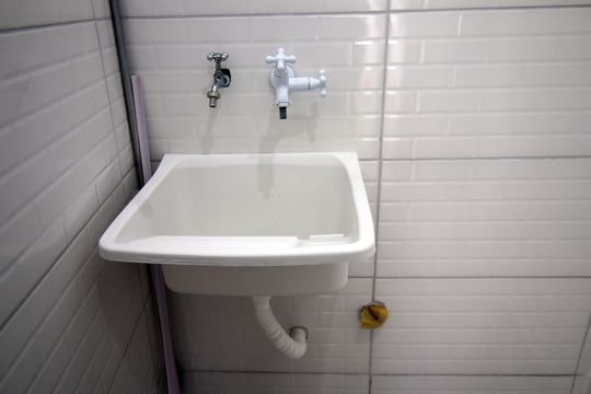 Área de Serviço tanque de casa para alugar com 2 quartos, 75m² em Rocha Miranda, Rio de Janeiro