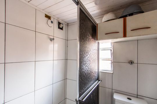 Banheiro de casa para alugar com 1 quarto, 35m² em Parque Boturussu, São Paulo