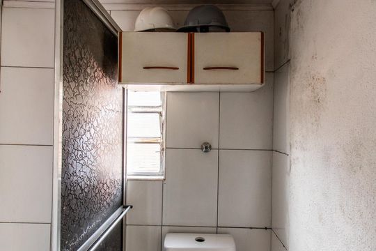 Banheiro de casa para alugar com 1 quarto, 35m² em Parque Boturussu, São Paulo