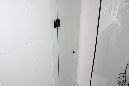 Banheiro de kitnet/studio à venda com 1 quarto, 28m² em Brás, São Paulo