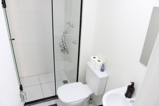 Banheiro de kitnet/studio à venda com 1 quarto, 28m² em Brás, São Paulo