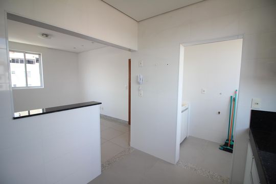 Cozinha de apartamento à venda com 3 quartos, 77m² em Eldorado, Contagem