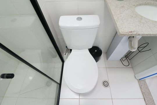 Banheiro de kitnet/studio para alugar com 0 quarto, 26m² em Tucuruvi, São Paulo