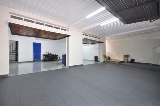 Garagem de casa para alugar com 3 quartos, 340m² em Vila Albertina, São Paulo