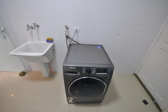 Área de Serviço de casa para alugar com 3 quartos, 340m² em Vila Albertina, São Paulo
