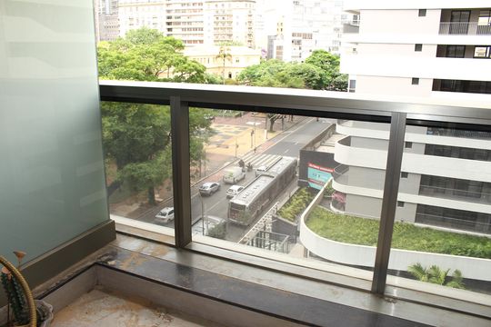 sacada  de kitnet/studio para alugar com 1 quarto, 27m² em República, São Paulo