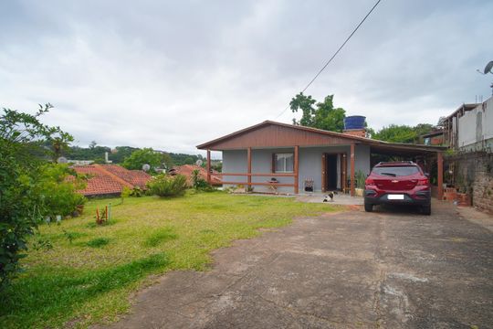 Quintal de casa à venda com 3 quartos, 190m² em Santo Afonso, Novo Hamburgo