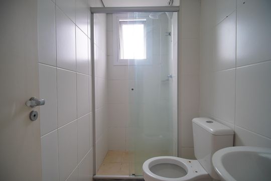 Banheiro de apartamento para alugar com 2 quartos, 52m² em Rondônia, Novo Hamburgo