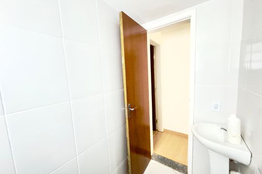 Banheiro de apartamento para alugar com 2 quartos, 45m² em Jardim Sao Luis (zona Norte), Guarulhos