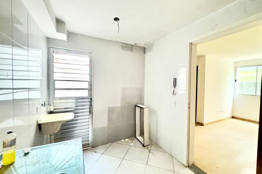 Cozinha de apartamento para alugar com 2 quartos, 45m² em Jardim Sao Luis (zona Norte), Guarulhos