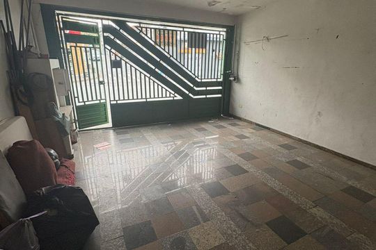 Área Externa de casa à venda com 3 quartos, 160m² em Vila Liviero, São Paulo