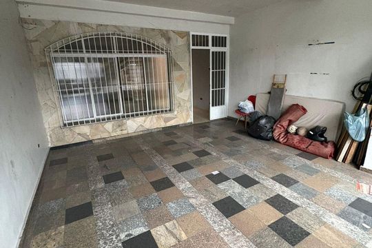 Área Externa de casa à venda com 3 quartos, 160m² em Vila Liviero, São Paulo
