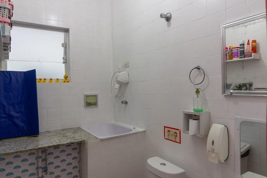 Banheiro Social 2 de casa à venda com 6 quartos, 500m² em Jardim Orly, São Paulo