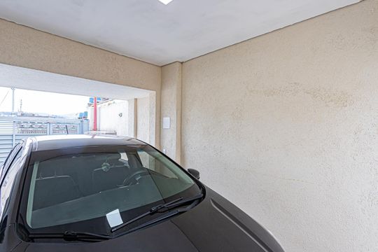 Garagem de casa para alugar com 3 quartos, 145m² em Vila Iorio, São Paulo