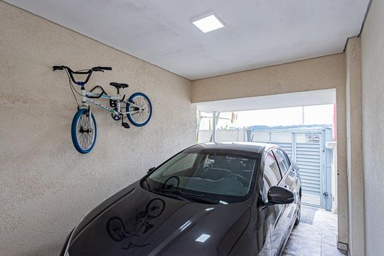 Garagem de casa para alugar com 3 quartos, 145m² em Vila Iorio, São Paulo