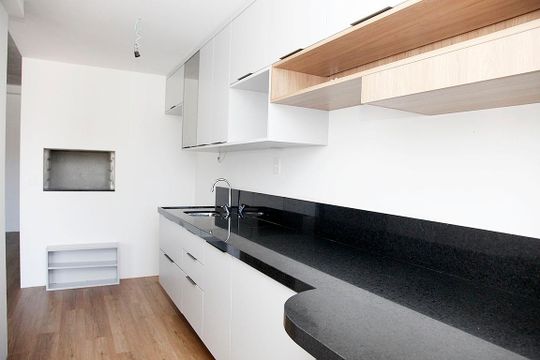 Cozinha + Área de Serviço de apartamento à venda com 3 quartos, 90m² em Cidade Baixa, Porto Alegre