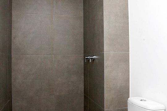 Banheiro da Suíte de apartamento à venda com 3 quartos, 90m² em Cidade Baixa, Porto Alegre
