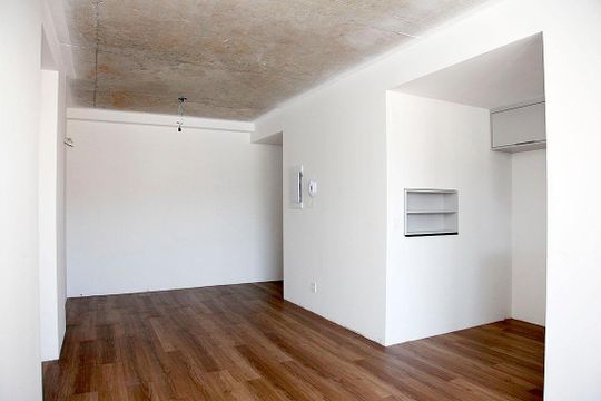 Sala de apartamento à venda com 3 quartos, 90m² em Cidade Baixa, Porto Alegre