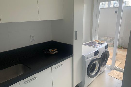 Área de serviço de casa à venda com 3 quartos, 225m² em Igara, Canoas