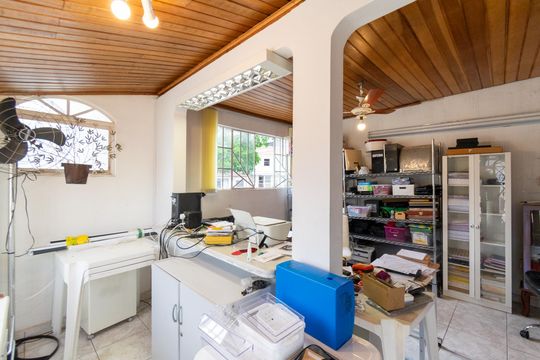 Escritório de casa à venda com 3 quartos, 250m² em Parque Jabaquara, São Paulo