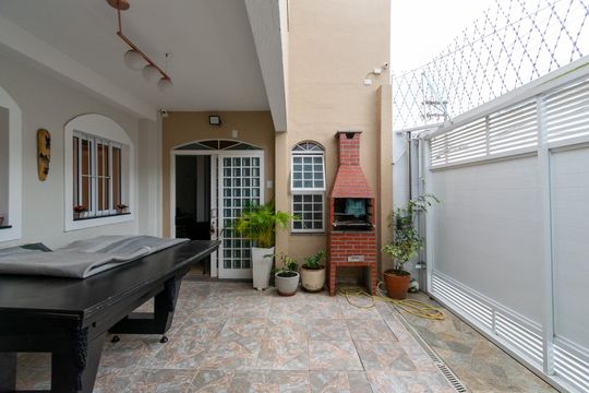 Garagem de casa à venda com 3 quartos, 250m² em Parque Jabaquara, São Paulo