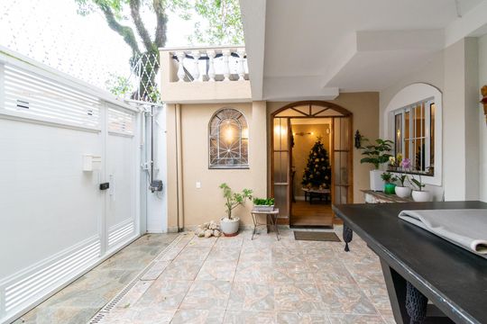Garagem de casa à venda com 3 quartos, 250m² em Parque Jabaquara, São Paulo