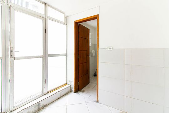 Cozinha de casa para alugar com 3 quartos, 130m² em Vila Anastácio, São Paulo