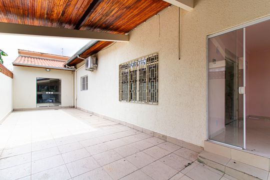 Área externa de casa para alugar com 3 quartos, 130m² em Vila Anastácio, São Paulo