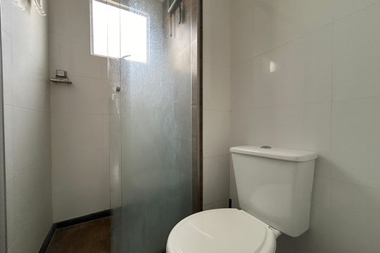 Banheiro de apartamento à venda com 2 quartos, 55m² em São Miguel, São Leopoldo