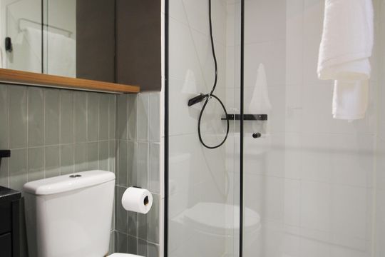 Banheiro de apartamento para alugar com 1 quarto, 25m² em Vila Olímpia, São Paulo