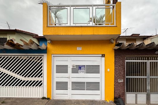 Fachada de casa à venda com 2 quartos, 112m² em Conjunto Habitacional Sao Fernando, São Bernardo do Campo