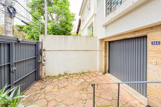 Garagem de casa à venda com 3 quartos, 200m² em Vila Mariana, São Paulo