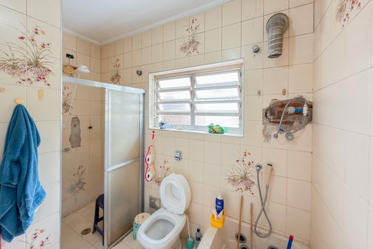 Banheiro do Piso Superior de casa à venda com 3 quartos, 200m² em Vila Mariana, São Paulo