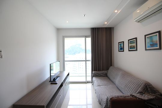 Sala de apartamento para alugar com 1 quarto, 50m² em Jacarepaguá, Rio de Janeiro