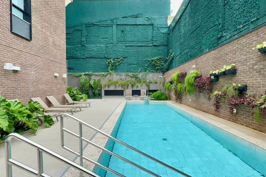 Piscina de kitnet/studio à venda com 1 quarto, 33m² em Sumaré, São Paulo