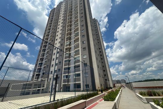 Fachada de apartamento para alugar com 2 quartos, 70m² em Vila Sul Americana, Carapicuíba