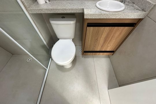 Banheiro de apartamento para alugar com 2 quartos, 70m² em Vila Sul Americana, Carapicuíba