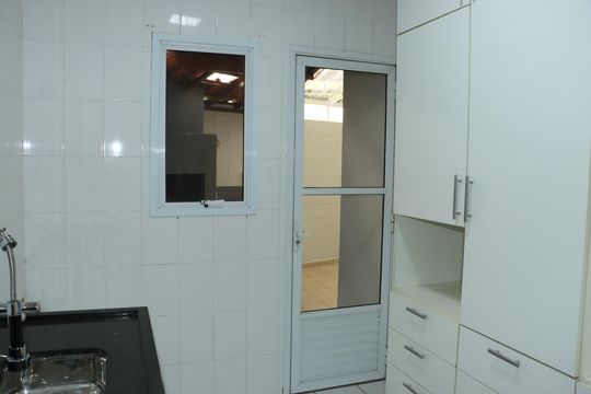 Casa de Condomínio para alugar com 4 quartos, 158m² em Granja Viana, Cotia