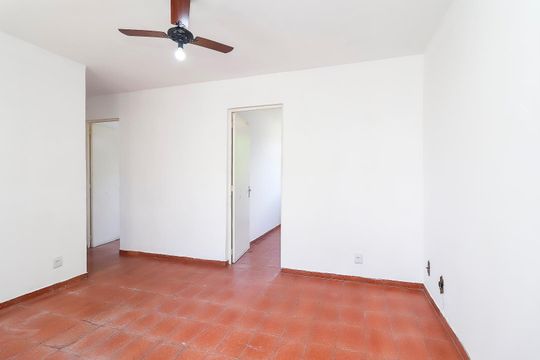 Sala de apartamento à venda com 2 quartos, 45m² em Jardim Redil, São Paulo