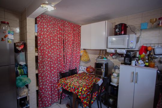 COZINHA de casa à venda com 3 quartos, 250m² em Sítio do Morro, São Paulo