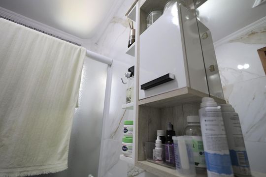 Banheiro Suíte de apartamento à venda com 3 quartos, 97m² em Vila Scarpelli, Santo André
