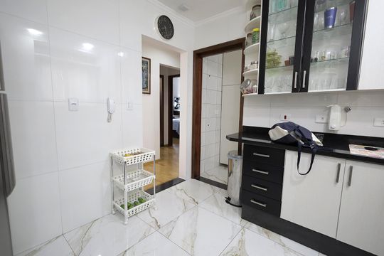 Cozinha de apartamento à venda com 3 quartos, 97m² em Vila Scarpelli, Santo André