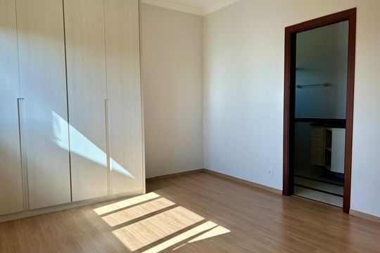 Casa à venda com 4 quartos, 552m² em Sítios de Recreio Gramado, Campinas