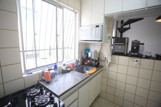 Cozinha de apartamento à venda com 3 quartos, 150m² em Estoril, Belo Horizonte