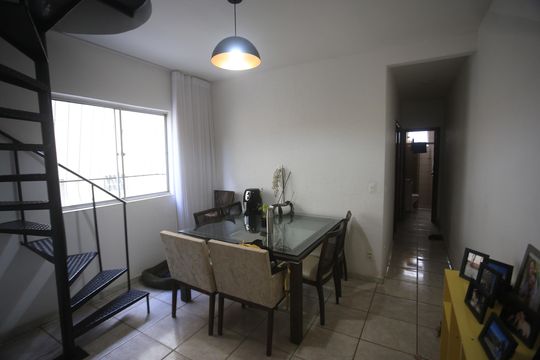 Apartamento à venda com 3 quartos, 150m² em Estoril, Belo Horizonte