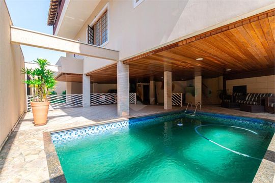 Casa à venda com 4 quartos, 457m² em Jardim Prudência, São Paulo