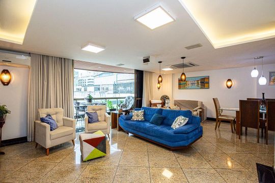 Apartamento à venda com 4 quartos, 210m² em Icaraí, Niterói